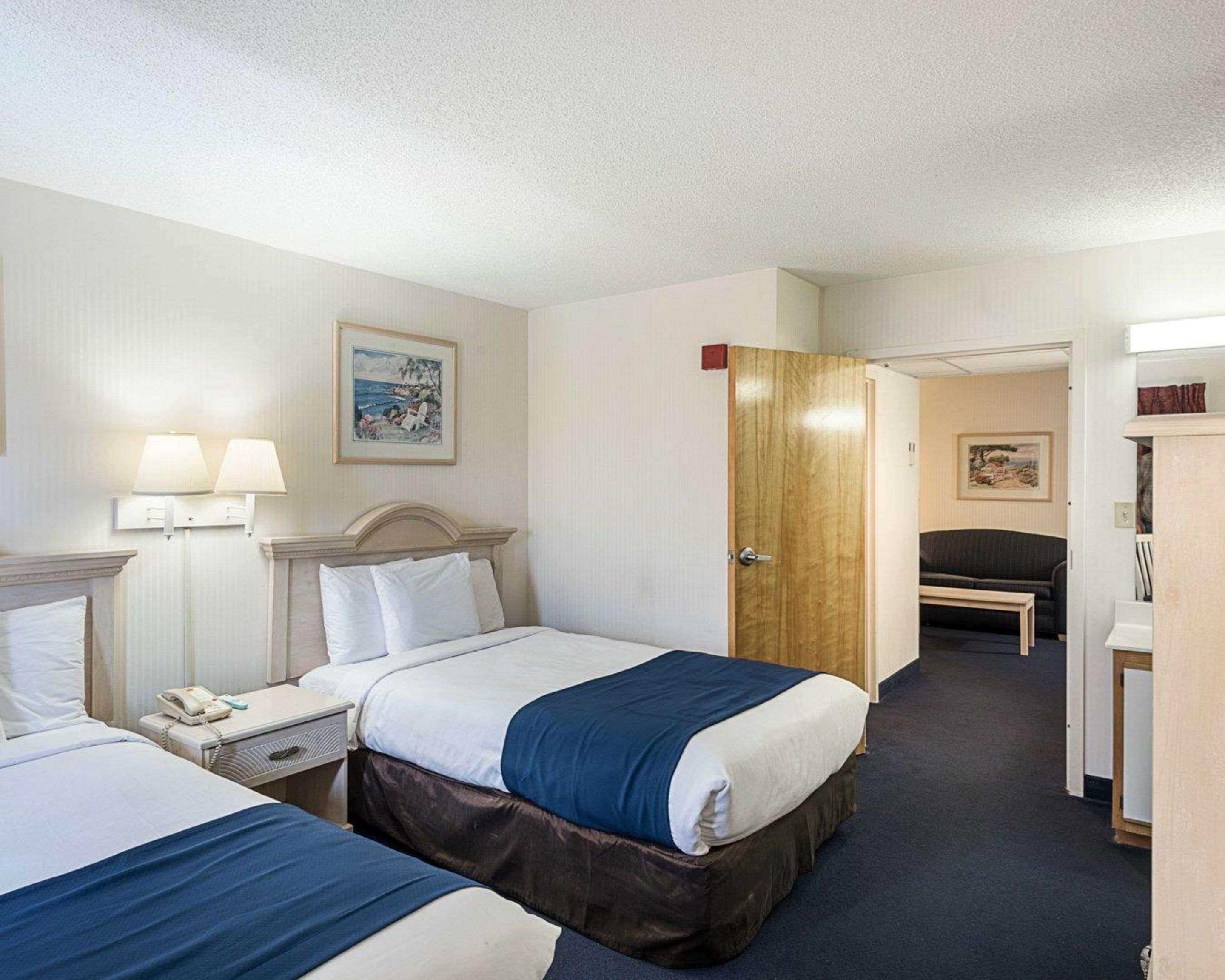 Econo Lodge Inn & Suites Rehoboth Beach Buitenkant foto