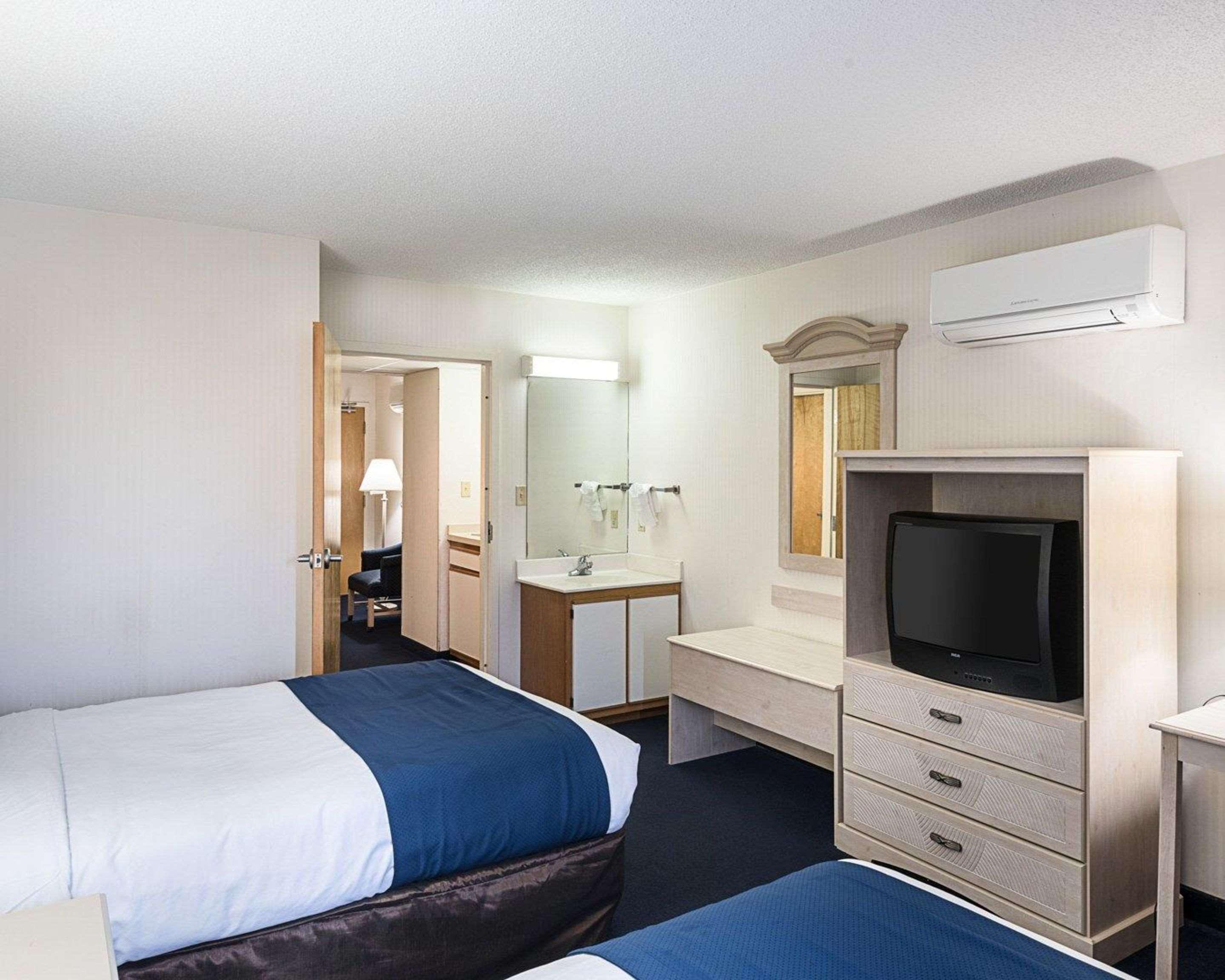 Econo Lodge Inn & Suites Rehoboth Beach Buitenkant foto