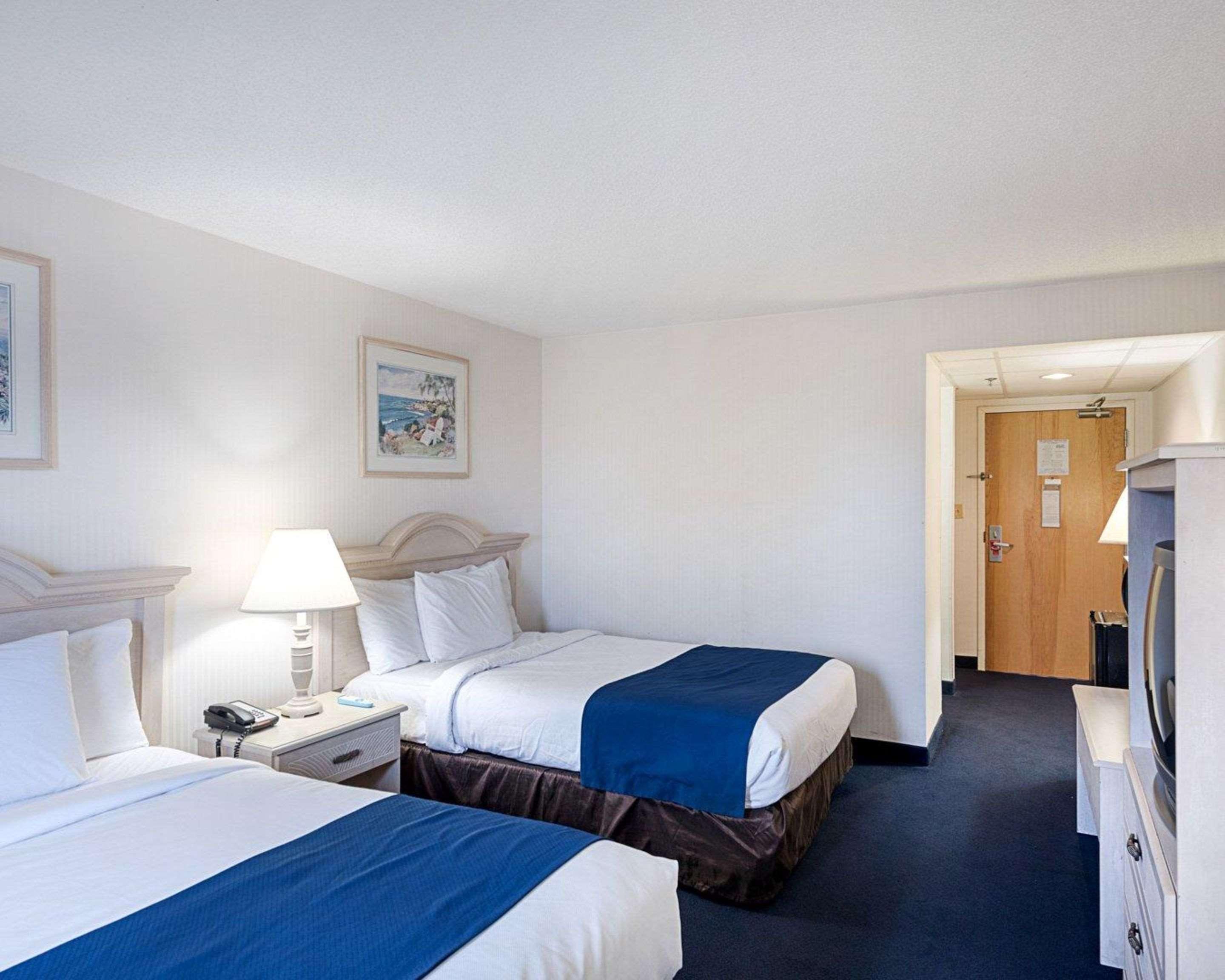 Econo Lodge Inn & Suites Rehoboth Beach Buitenkant foto