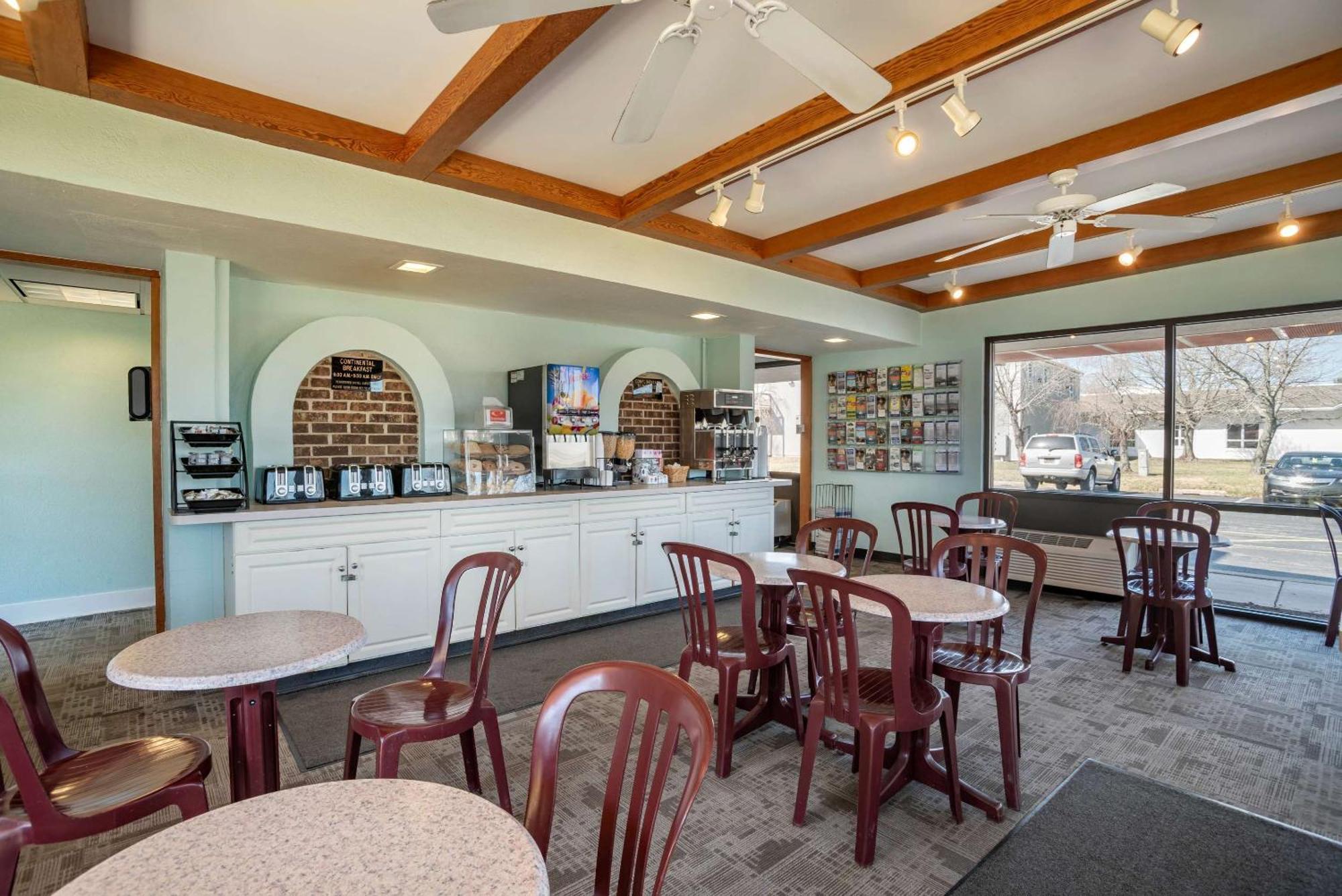 Econo Lodge Inn & Suites Rehoboth Beach Buitenkant foto