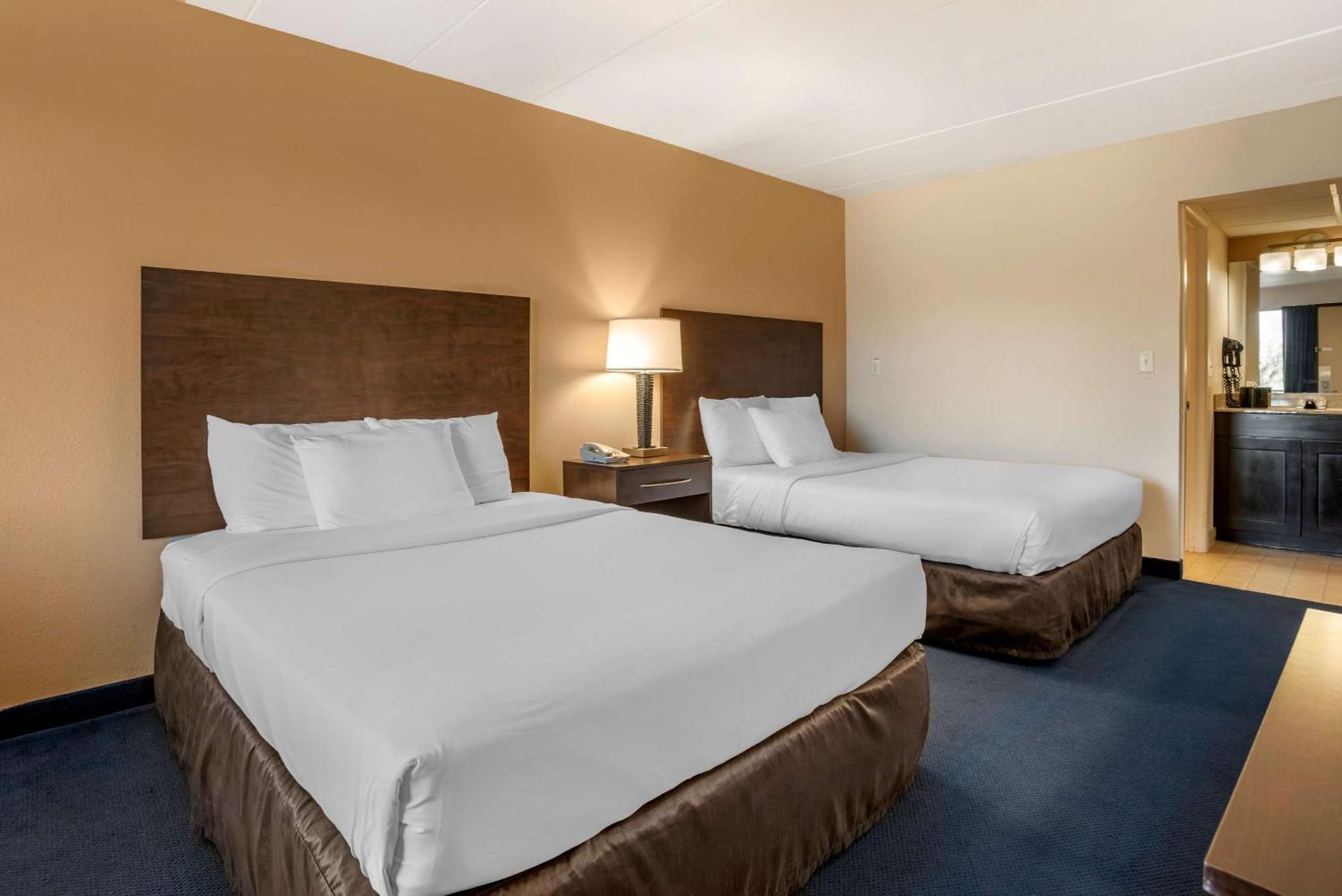 Econo Lodge Inn & Suites Rehoboth Beach Buitenkant foto