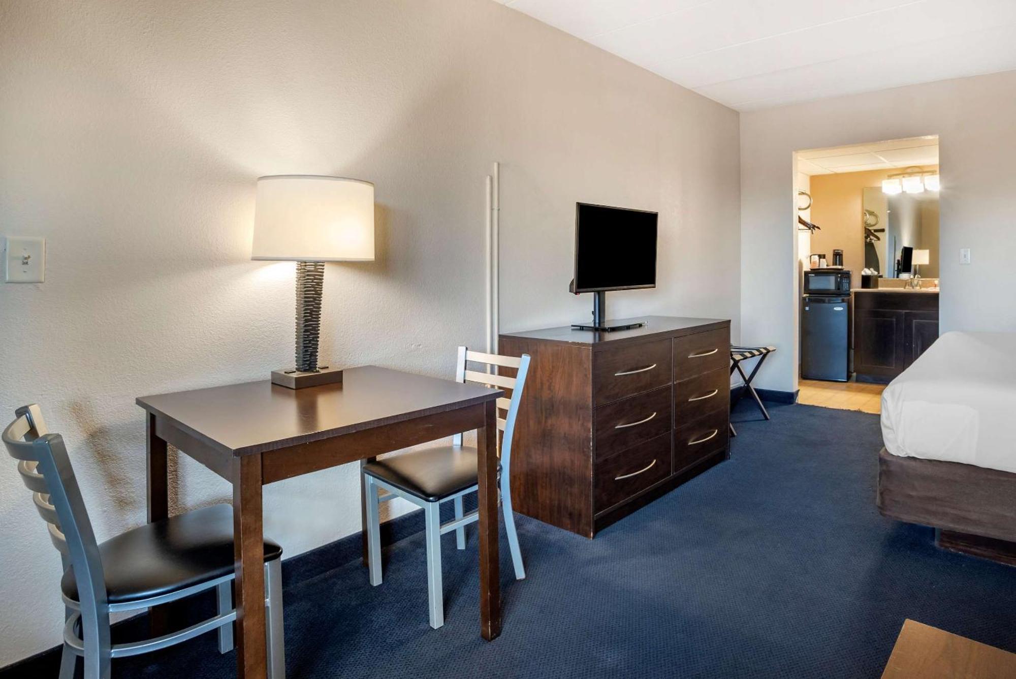 Econo Lodge Inn & Suites Rehoboth Beach Buitenkant foto